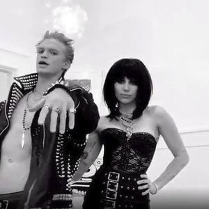 Regie von Miley: Cody Simpson bringt neues Musikvideo raus