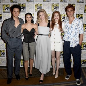 Viererbeziehung? Fans hassen Staffelfinale von "Riverdale"!