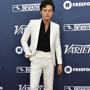 Flirt-Gerüchte und Hate im Netz: Cole Sprouse platzt Kragen!