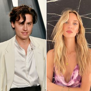 Kuschel-Bummel: Cole Sprouse wieder mit Topmodel unterwegs