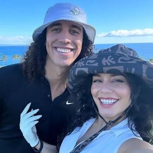So sportlich feiern Vanessa Hudgens und Cole Weihnachten!