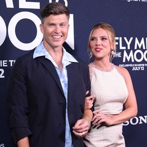 Colin Jost und Scarlett Johansson superverliebt auf Premiere