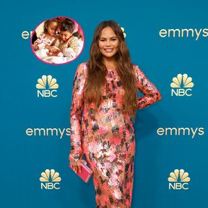 Name verraten: Chrissy Teigen teilt erstes Pic ihrer Tochter