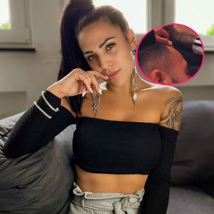 Doch mehr als Freunde? Elena Miras streichelt Mann den Kopf