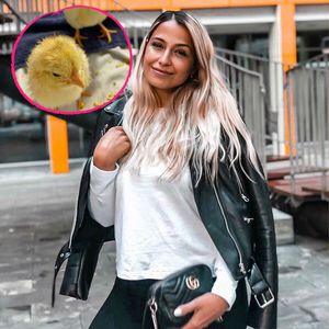 Aus Discounter-Eiern: Jenefer Riili ist jetzt Küken-Mama!