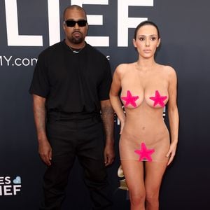 Alle Details zum nackten Grammy-Auftritt von Bianca Censori