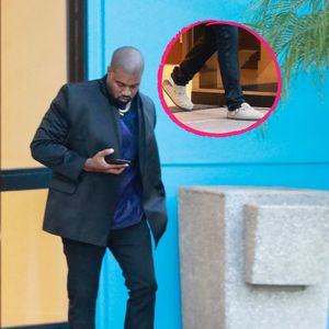 Seltsame Schuhwahl? Kanye kombiniert Blazer mit Pantoffeln