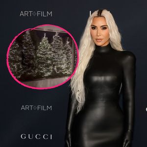 Kim Kardashian schmückt Badezimmer mit neun Weihnachtsbäumen