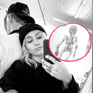 Skelett: Miley Cyrus hat schon wieder ein neues Tattoo!