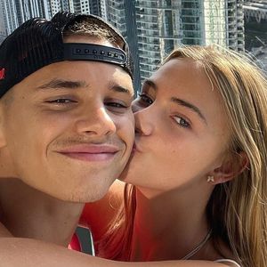 Oben ohne im Bett: Mia teilt intimes Foto von Romeo Beckham