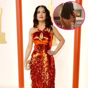 Nach Oscars: Salma Hayek genießt kleinen Snack rückenfrei