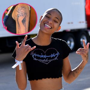 Kompletter Oberam! Willow Smith präsentiert ihr neues Tattoo