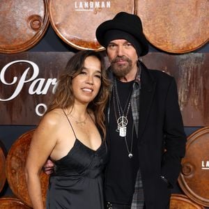 Angelina Jolies Ex Billy macht seltenen Auftritt mit Ehefrau