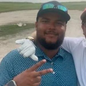 Seltenes Bild: Sohn von Tom Cruise macht Selfie beim Golfen