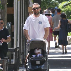 So niedlich: Hier spaziert Jennifer Lawrence' Mann mit Baby!