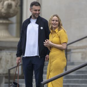 Nach Geburt: Jennifer Lawrence erstmals mit Baby gesichtet
