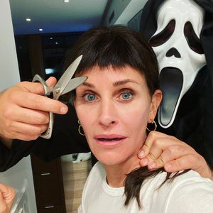 Courteney Cox recycelt "Scream"-Kultfrisur zu Halloween