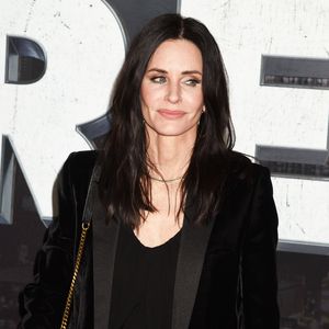 Courteney Cox begeistert Fans mit ihrem Schlagzeug-Talent
