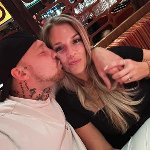 Credo La Marca teilt Selfie mit seiner neuen Freundin