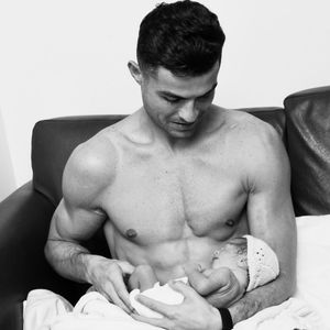 "Ewige Liebe": Cristiano Ronaldo teilt Bild mit seinem Baby