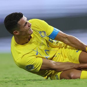 Im Golfcart: Cristiano Ronaldo verletzt vom Platz gebracht