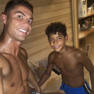 In der Sauna: Cristiano Ronaldo teilt süßes Vater-Sohn-Foto