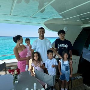 Cristiano Ronaldo teilt süße Aufnahme mit seiner Rasselbande