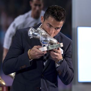 Hot! Cristiano Ronaldo & Alessandra Ambrosio zeigen Haut