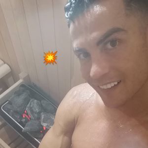 Heißes Sixpack-Selfie: Cristiano Ronaldo schwitzt in Sauna