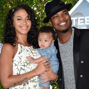 Niedliche Begleitung: Ne-Yo mit Baby bei Teen Choice Awards