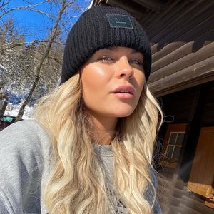 Verdient Webstar Dagi Bee nun weniger als vor Nelios Geburt?