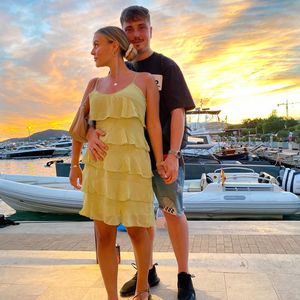 "Parents to be": Dagi Bee postet neues sommerliches Paarfoto