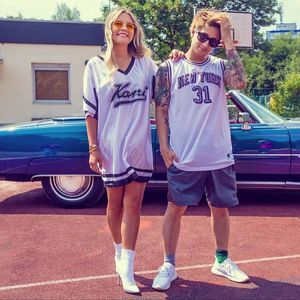 Julien Bam liefert schwangerer Dagi Bee Namensvorschlag!