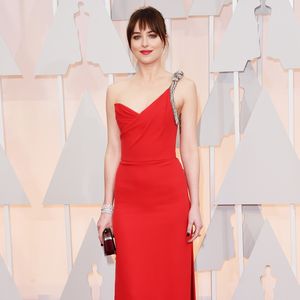 Fashion-Fauxpas: Dakota Johnson platzt das Kleid!