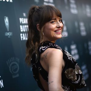 Für Tischreservierung: Dakota Johnson mimte Schauspielstar