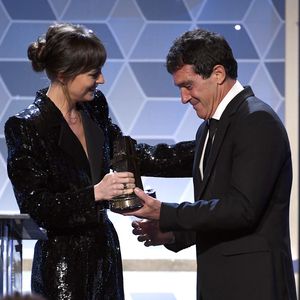 Antonio Banderas' Fans feiern seltsames Klatschen bei Emmys