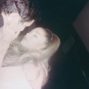 Bei Musikvideodreh: Ariana Grande turtelt mit ihrem Dalton