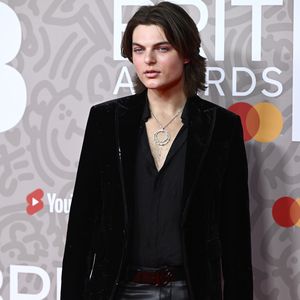 Diese zwei Stars kümmern sich wie Väter um Damian Hurley