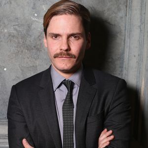 Süßes Premieren-Paar: Lob für Emma Watson & Daniel Brühl