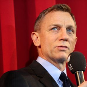 Im Dienste seiner Majestät: Prinz Charles am "Bond 25"-Set