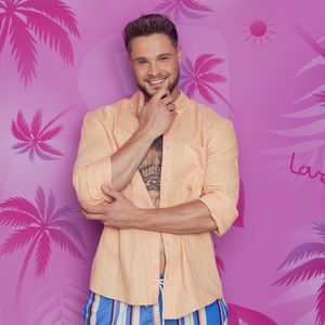 Live-Einzug: Dieser Hottie mischt den "Love Island"-Cast auf