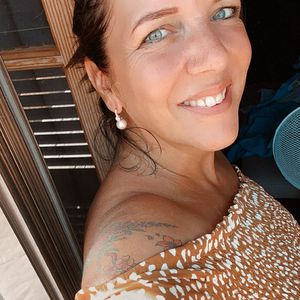 Kritik an Danni Büchner: Darf ihr Sohn nicht mit ins Bad?