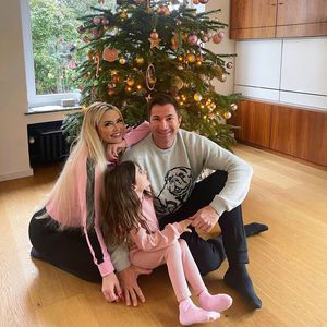 Mit Lucas und Sophia: Die Katze schickt weihnachtliche Grüße