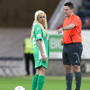 Wandert No Angels-Sandy etwa aus?