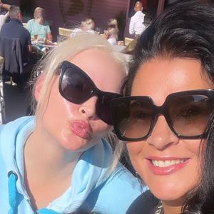 "Scheißhausfliegen-Magnet": Daniela Katzenberger über Iris