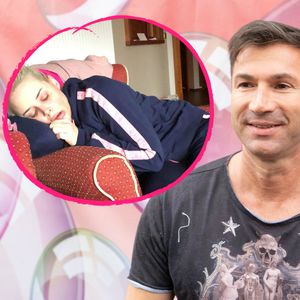 Wie fies! Lucas Cordalis knipst seine Daniela beim Schlafen