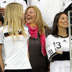 Jogis Glücksfrau ist da: Daniela guckt WM-Finale