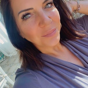 Nach Trennung: Danni Büchner teilt heißes Spiegel-Selfie