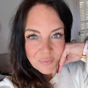 Als arbeitslos betitelt: Danni Büchner wehrt sich im Netz