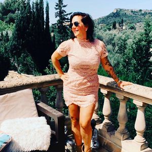 Danni Büchner steht voll zu ihrem "Bauch-weg-Schlüppi"